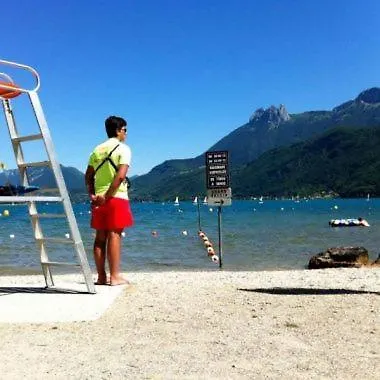 Lac d'Annecy T2 grand jardin Doussard 0*,